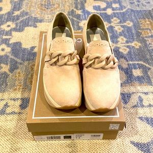 Dolce Vita - Jhenee Platform Sneaker / Loafer - Dune Suede. excellent condition
